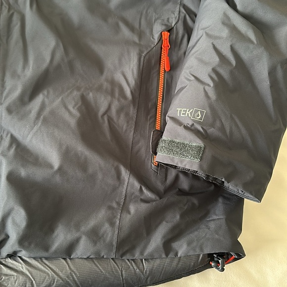 L.L.Bean Men’s Waterproof Ultra Light down jacket - Picture 7 of 12